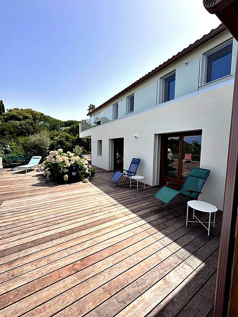 Villa Accelasca piscine à débordement vue mer — Pietrosella, Corse-du-Sud (photo 7)