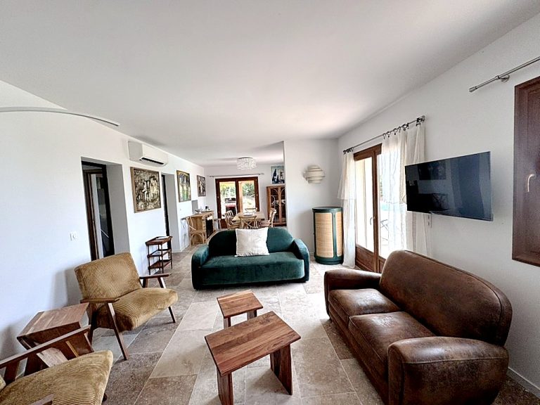 Villa Accelasca piscine à débordement vue mer — Pietrosella, Corse-du-Sud (photo 9)